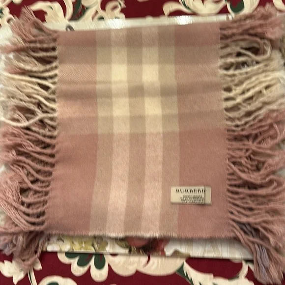 Burberry Vintage 100% Cashmere Made in Scotland Long Scarf w/two-sided fringe - Picture 1 of 12